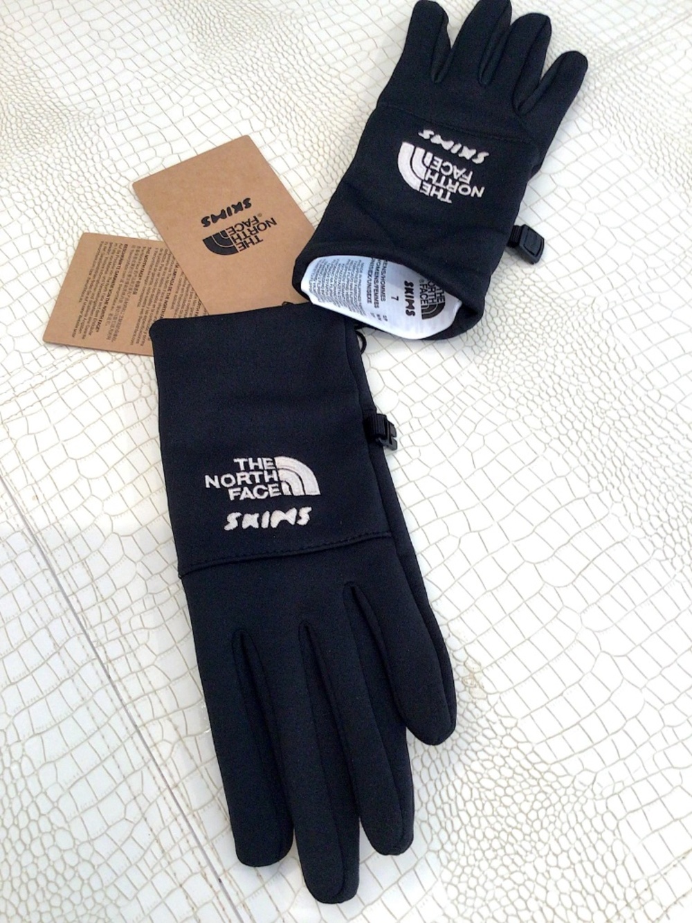 Brand New Black North Face SKIMS Gloves Size 7
